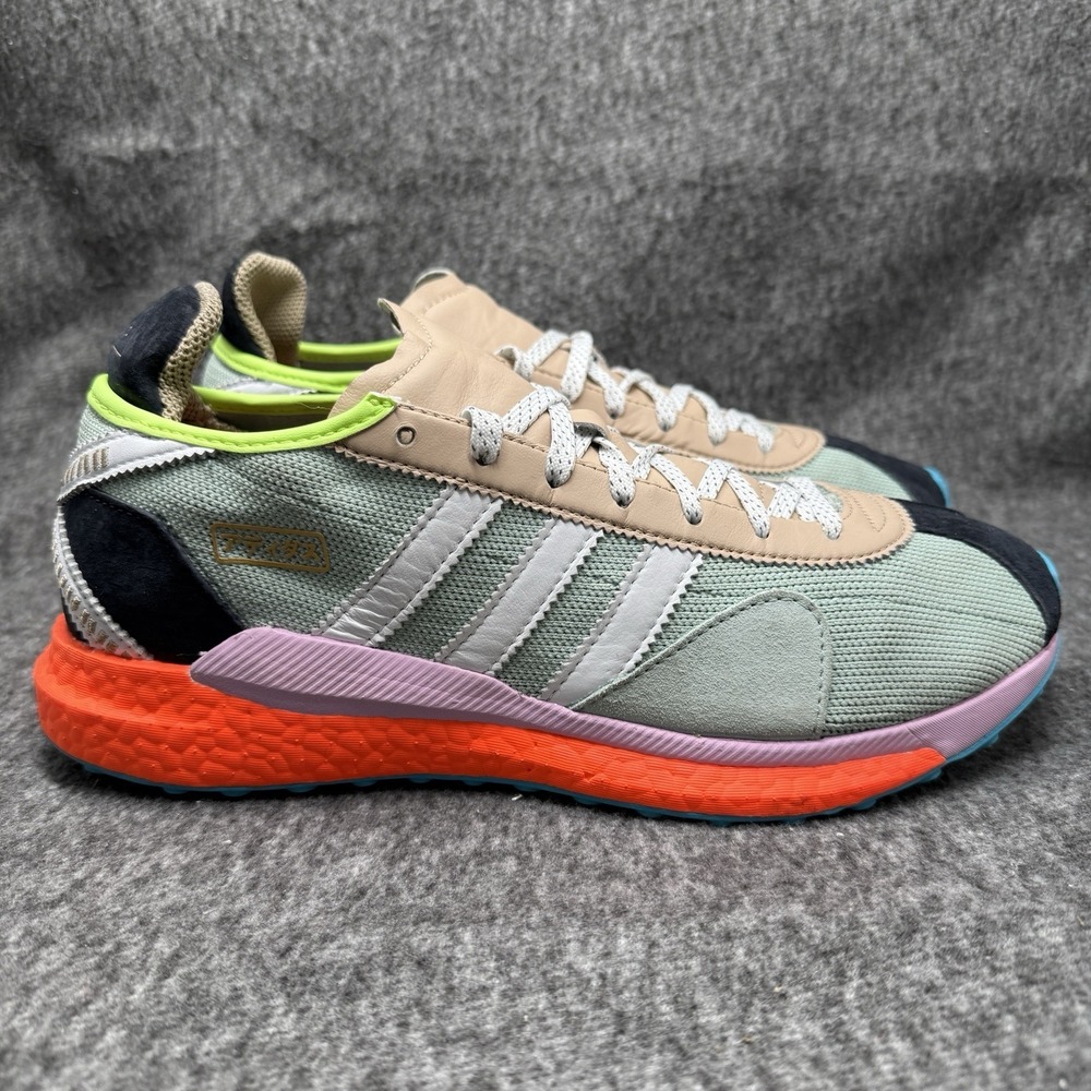 Adidas x Pharrell Williams Tokio Solar Hu Mens 9.5 Mint S42576 Deadstock